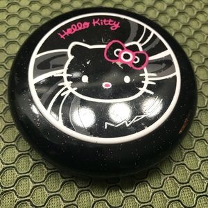 Mac Hello Kitty beauty powder in Tahitian Sand